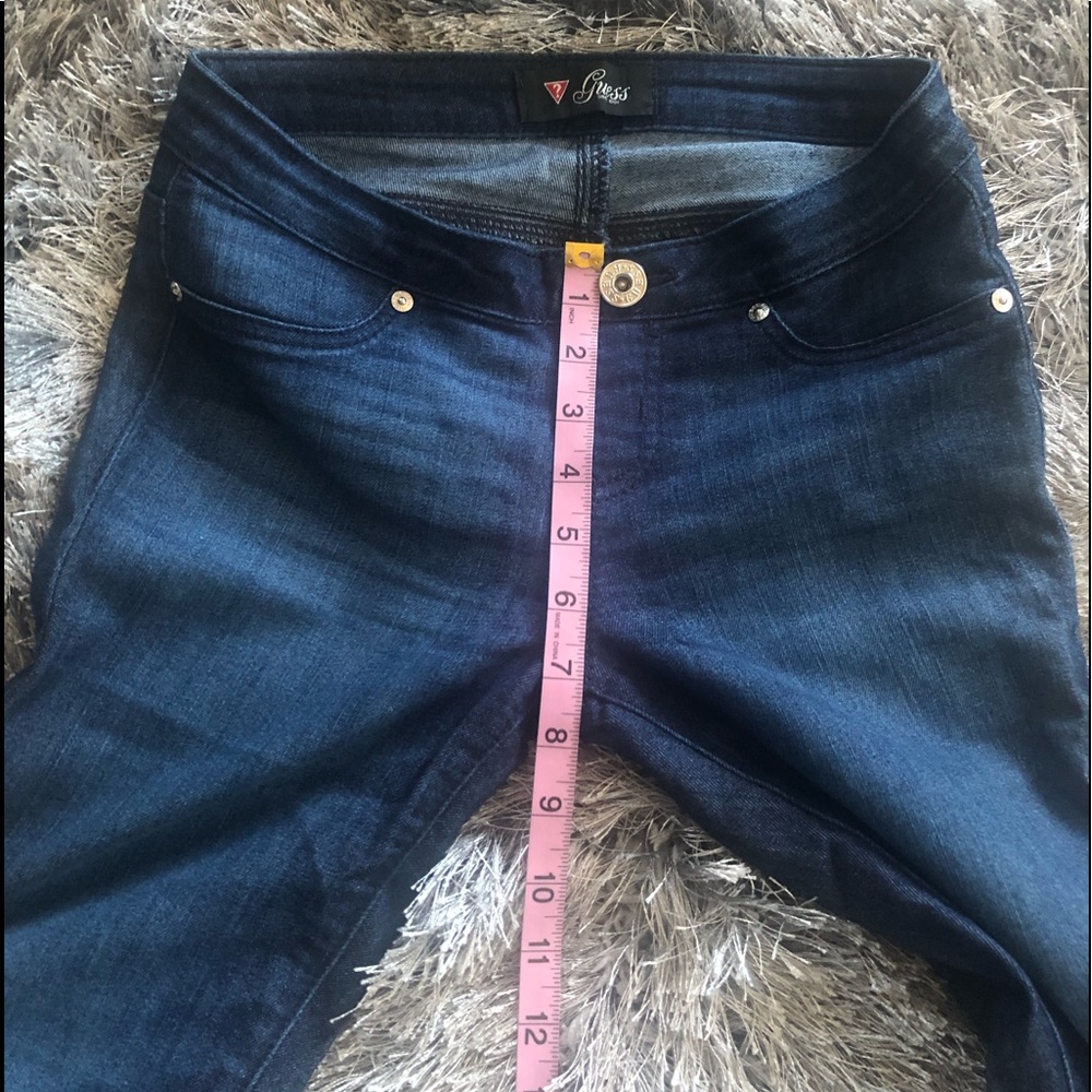 GUESS - Picture 5 of 7